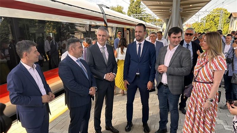 U prometu prvi elektromotorni vlak HŽ-a za regionalni prijevoz na relaciji Zagreb - Sisak